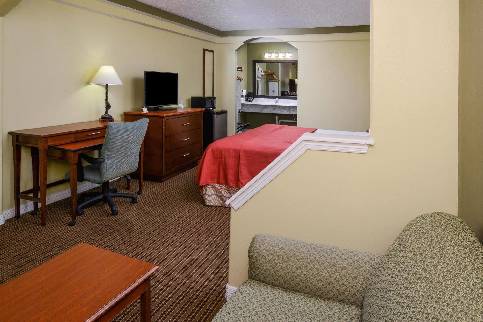 Americas Best Value Inn & Suites Waller/Prairie View Zewnętrze zdjęcie