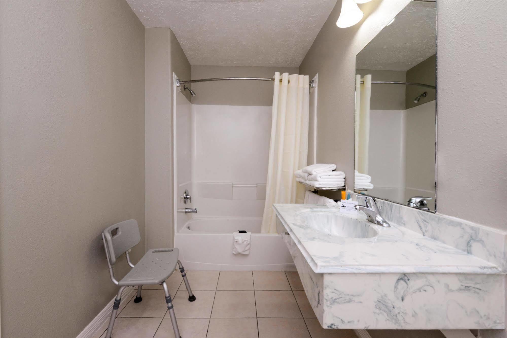 Americas Best Value Inn & Suites Waller/Prairie View Zewnętrze zdjęcie