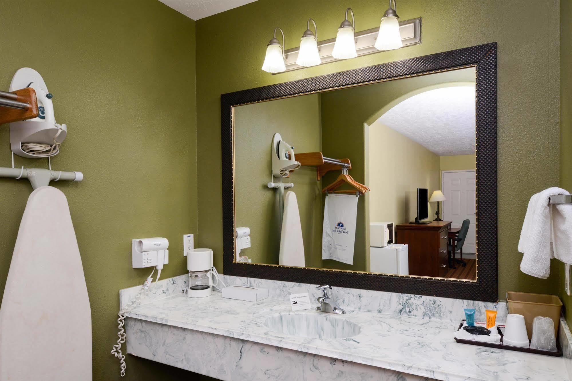 Americas Best Value Inn & Suites Waller/Prairie View Zewnętrze zdjęcie