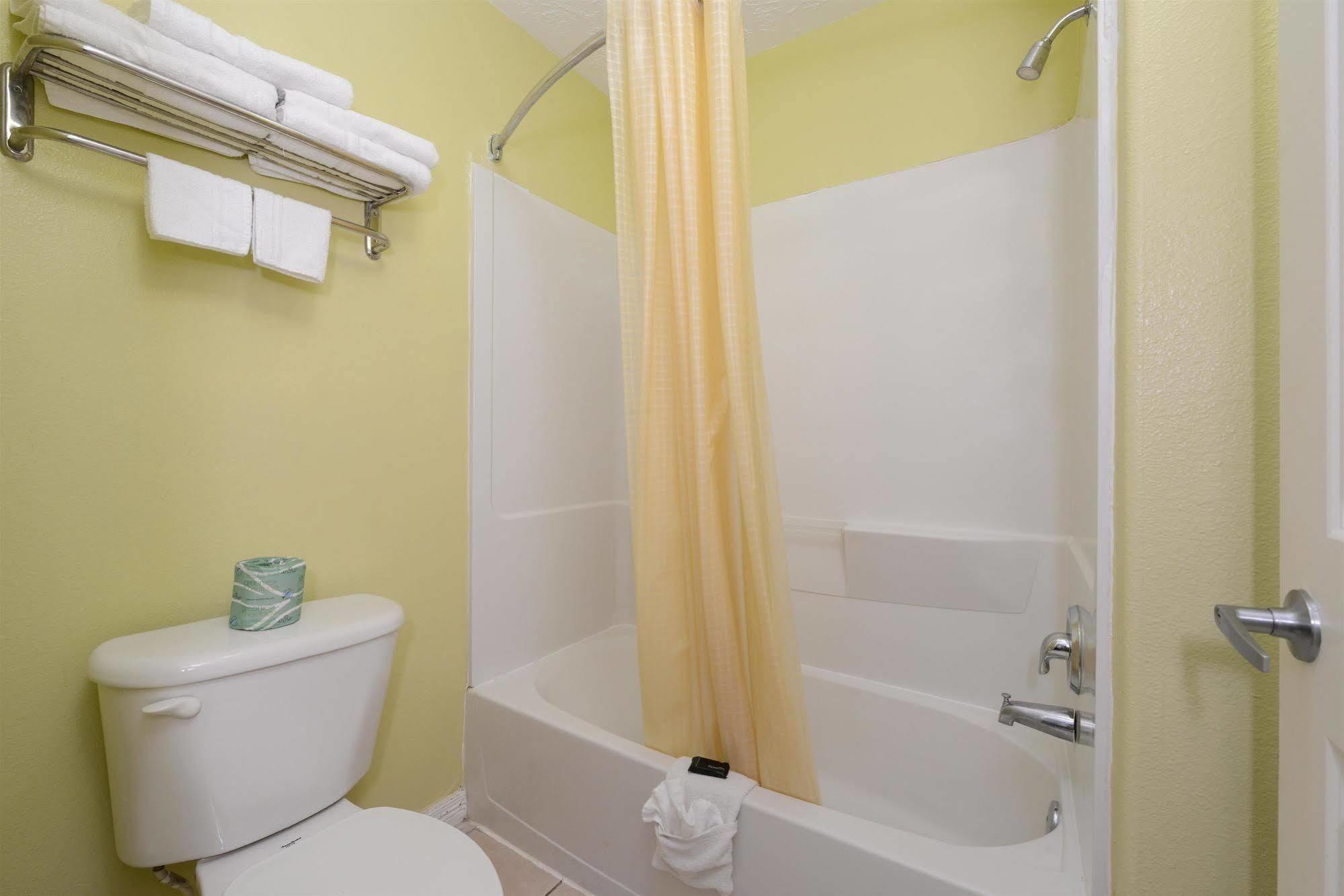 Americas Best Value Inn & Suites Waller/Prairie View Zewnętrze zdjęcie