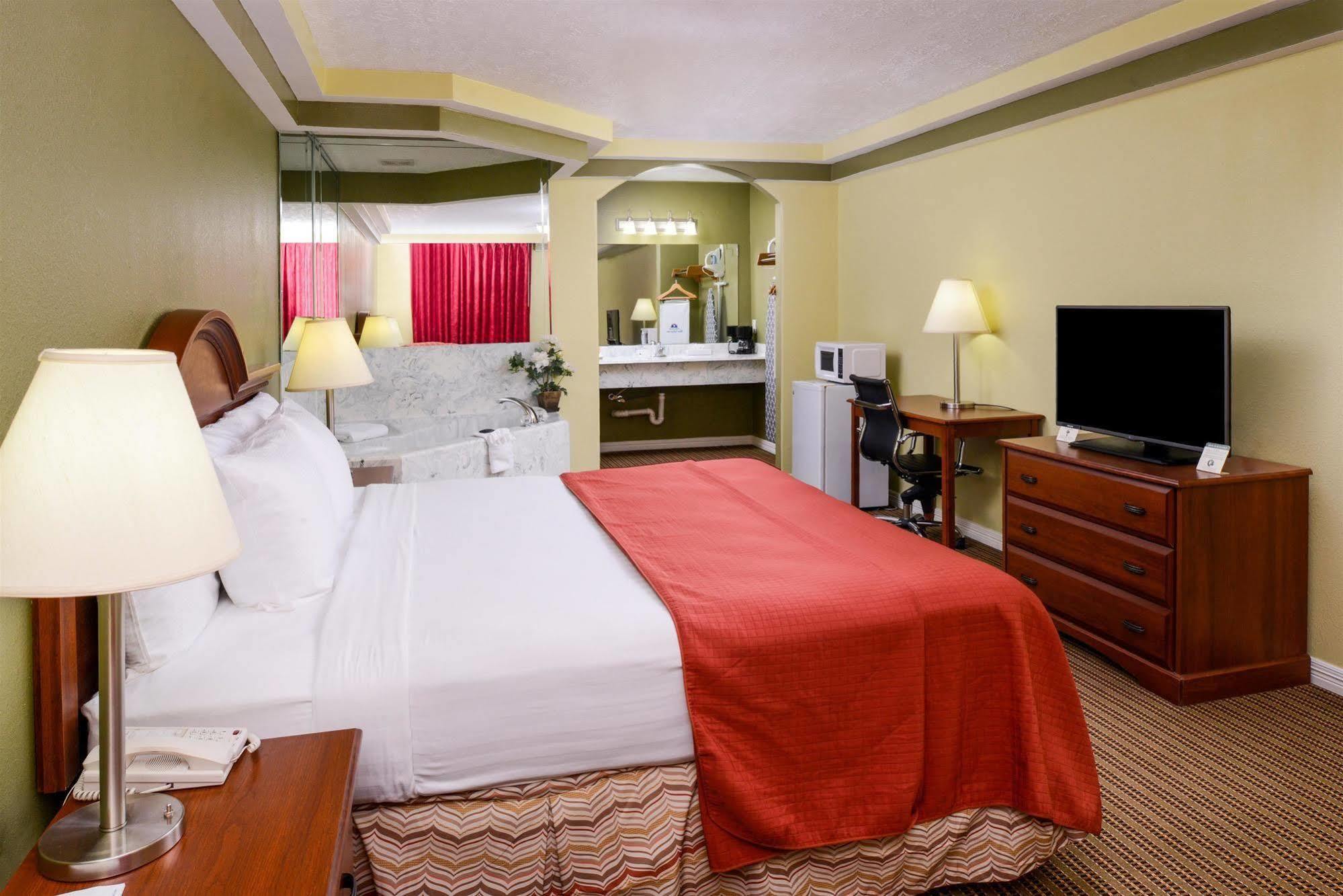 Americas Best Value Inn & Suites Waller/Prairie View Zewnętrze zdjęcie