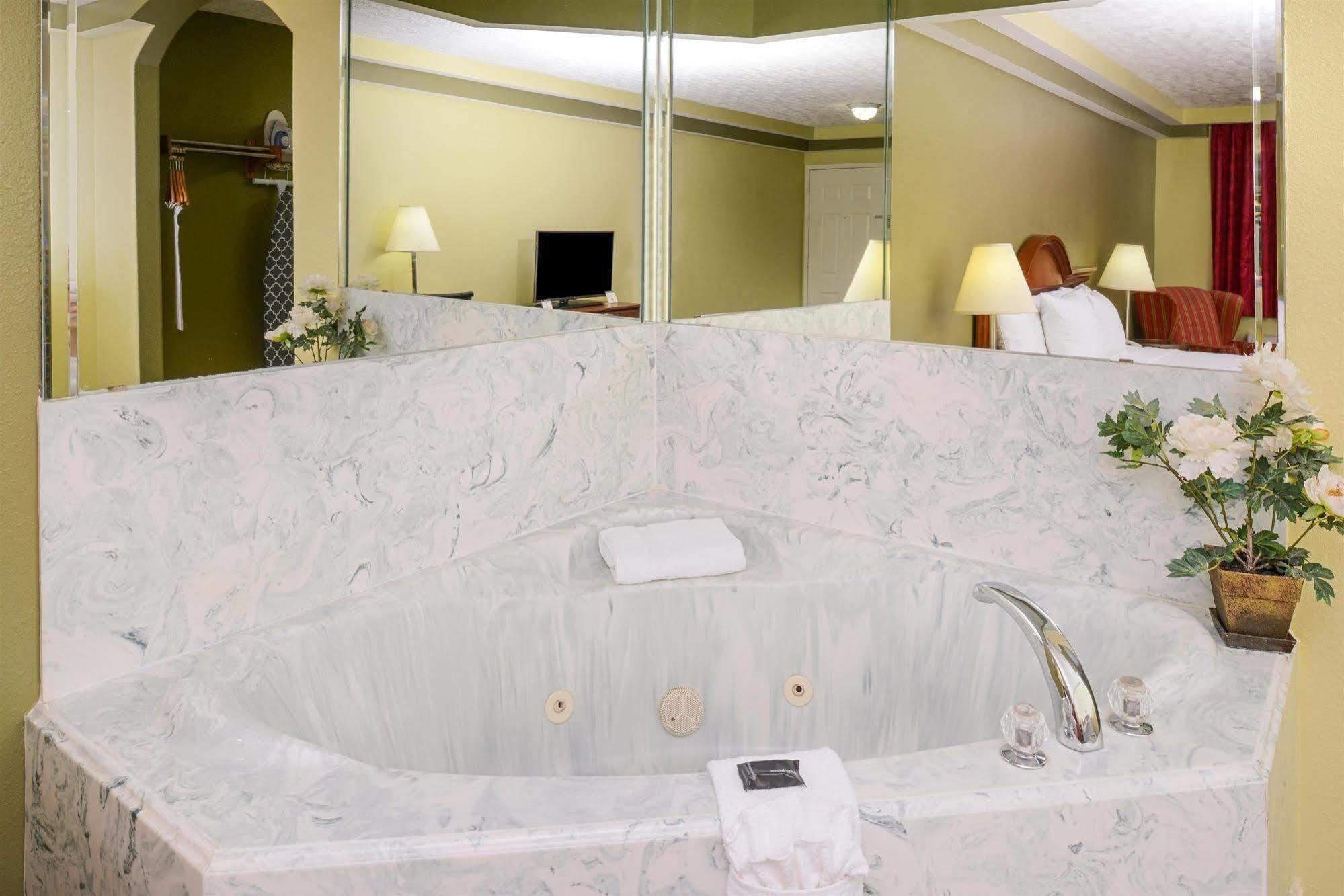 Americas Best Value Inn & Suites Waller/Prairie View Zewnętrze zdjęcie