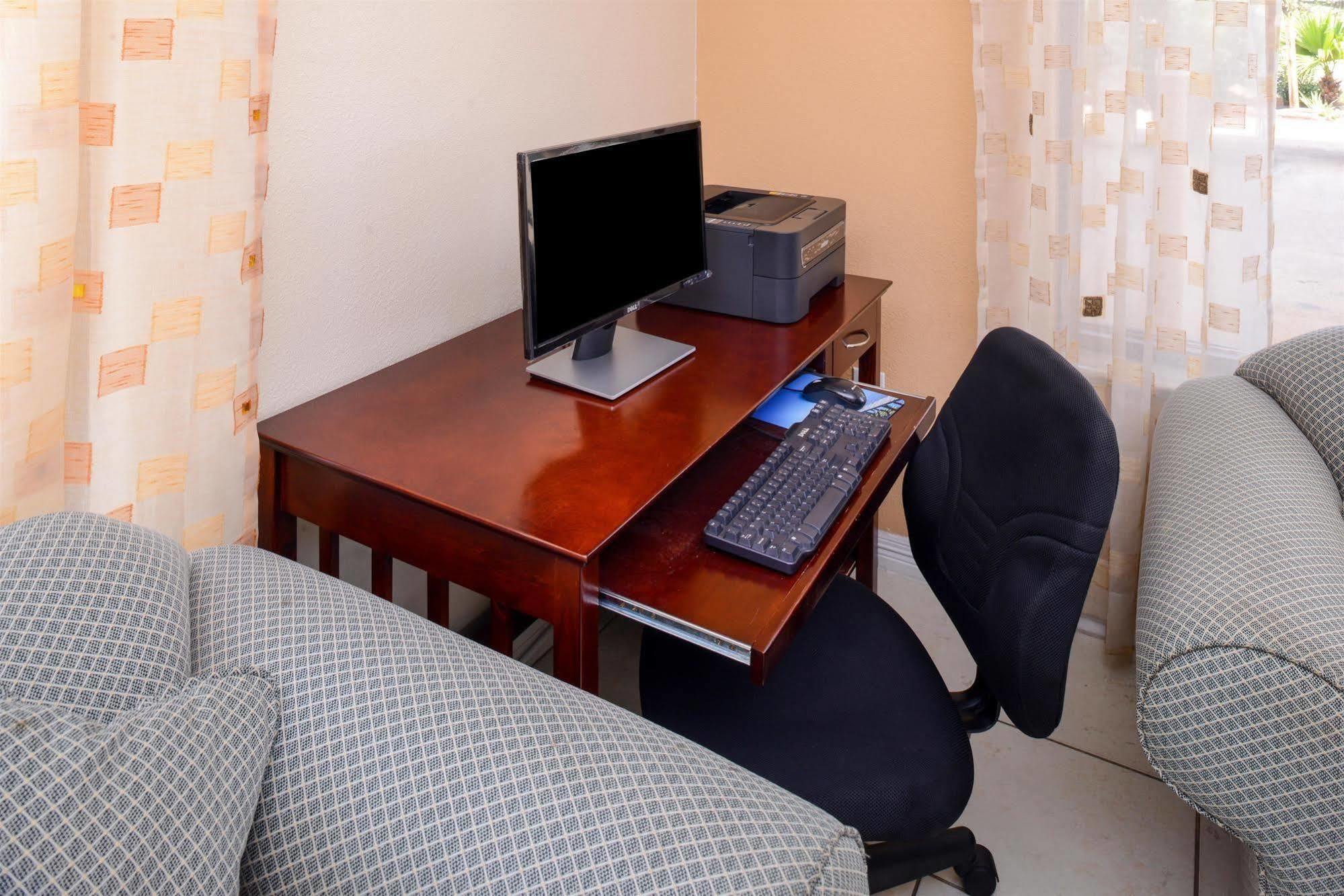 Americas Best Value Inn & Suites Waller/Prairie View Zewnętrze zdjęcie