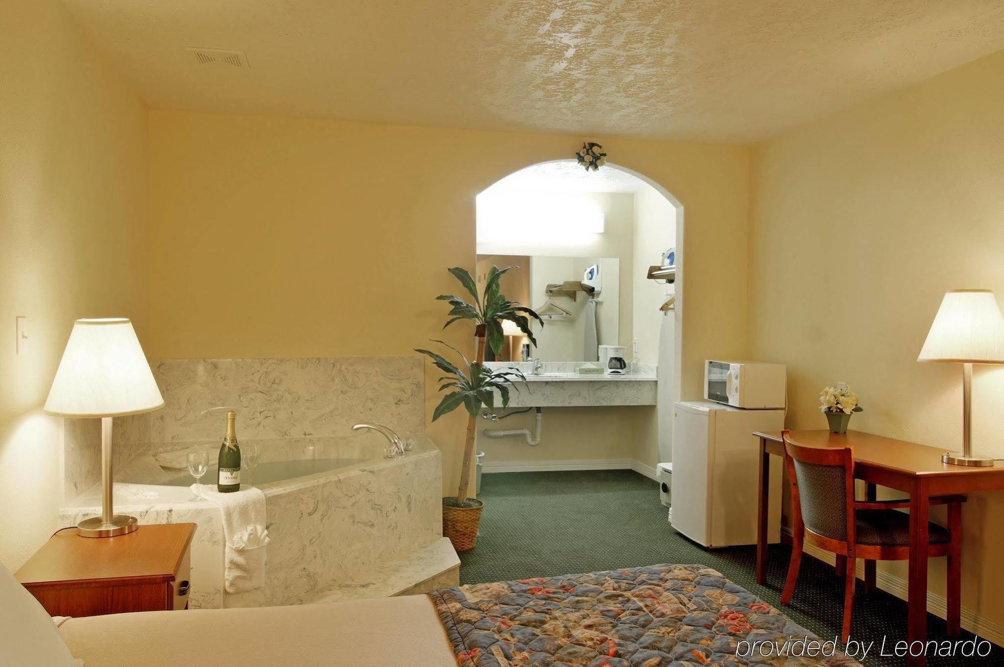 Americas Best Value Inn & Suites Waller/Prairie View Zewnętrze zdjęcie